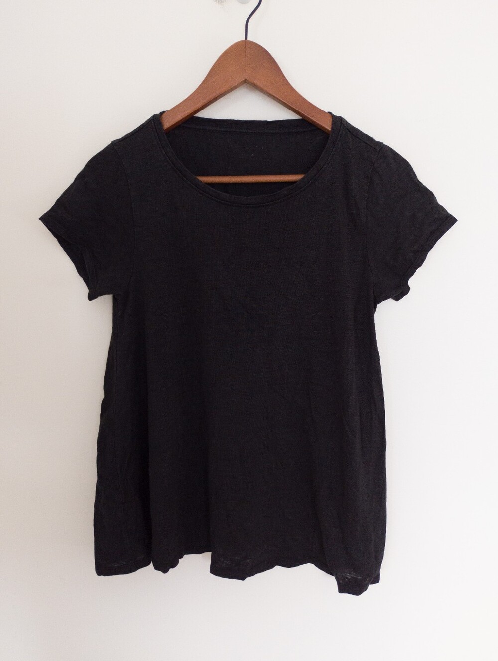 100% Organic Linen Eileen Fisher Black Short Sleeve Tee